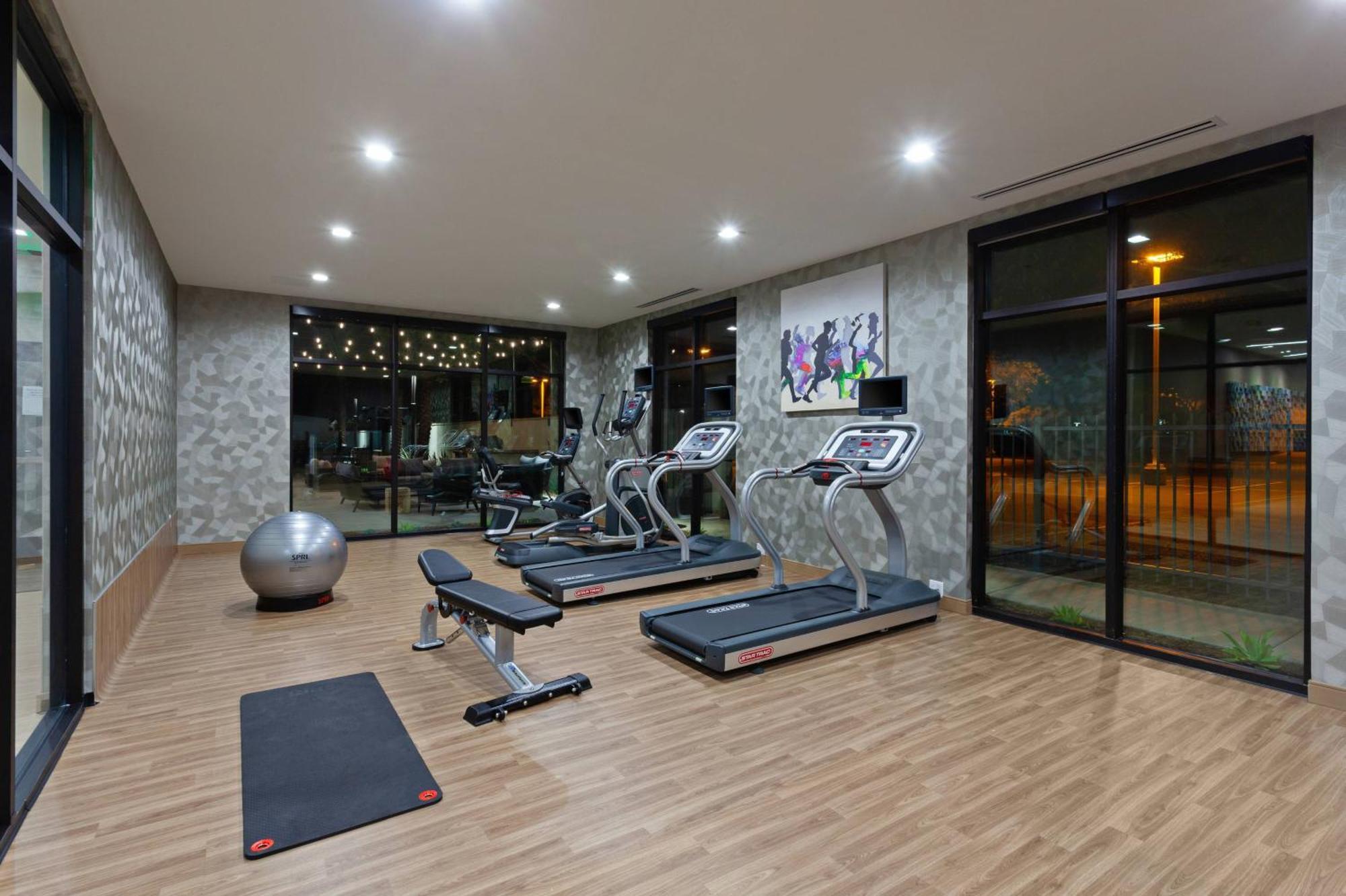 Towneplace Suites By Marriott San Diego Central Экстерьер фото